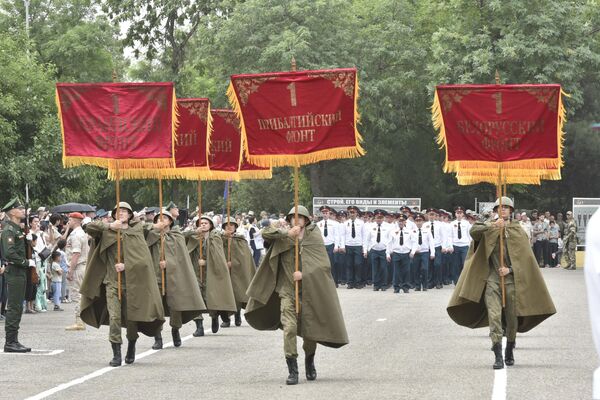 Военный парад в 201 РВБ, приуроченный к 80-летию Победы. Военный парад в 201 РВБ, приуроченный к 80-летию Победы. - Sputnik Таджикистан