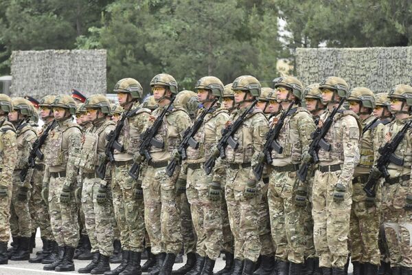 Военный парад в 201 РВБ, приуроченный к 80-летию Победы. Военный парад в 201 РВБ, приуроченный к 80-летию Победы. - Sputnik Таджикистан