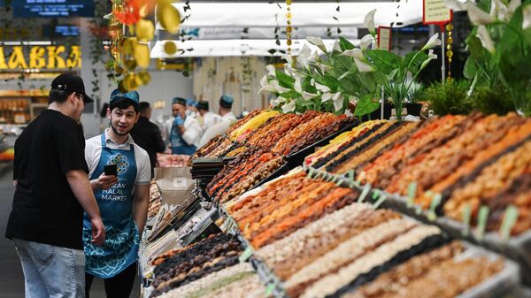 KAZANFORUM 2025. Официальное открытие Международной торговой ярмарки ХаляльKazan Halal Market - Sputnik Таджикистан