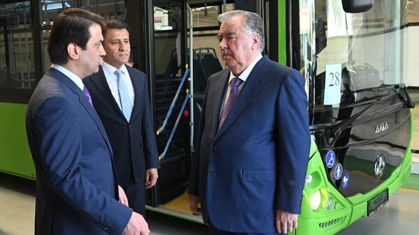 Боздид аз Ҷамъияти дорои масъулияти маҳдуди “Акиа Авесто автоматив индастри” дар шаҳри Душанбе - Sputnik Тоҷикистон