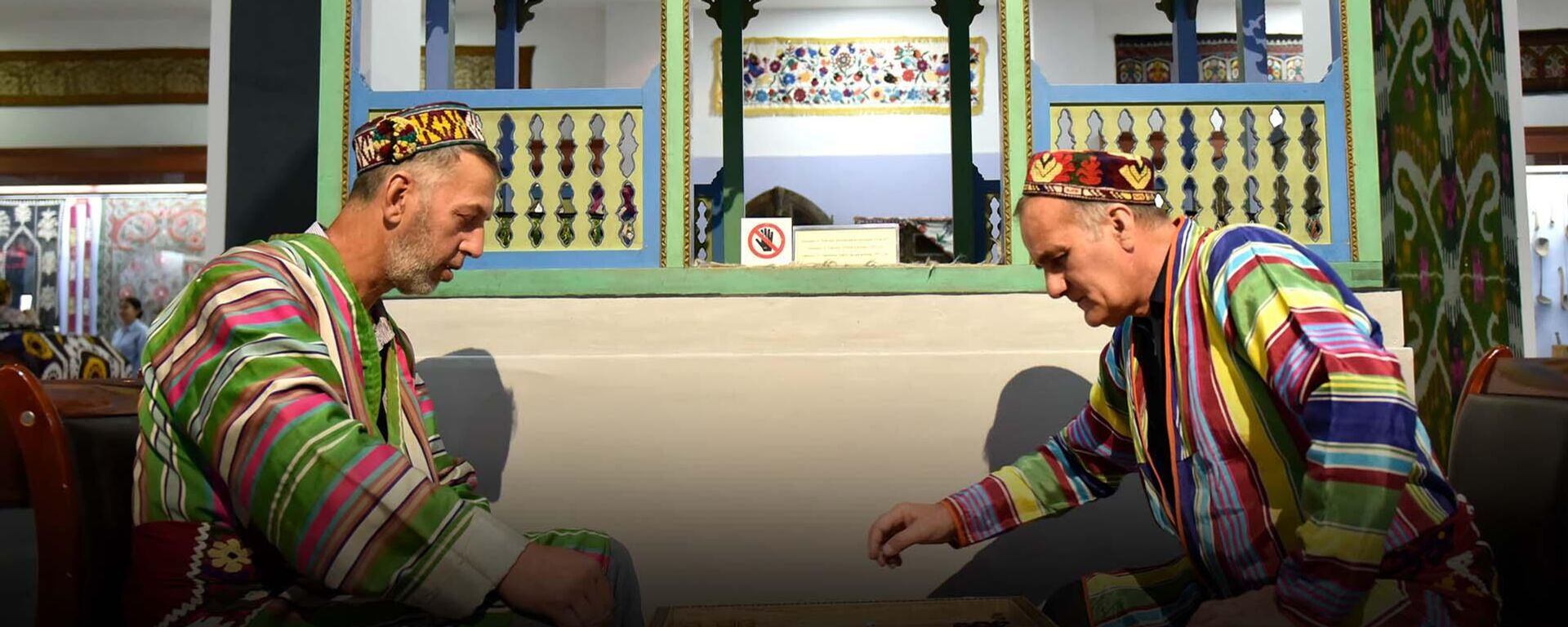 В Таджикистане прошла международная акция Ночь в музее - Sputnik Таджикистан, 1920, 19.05.2025