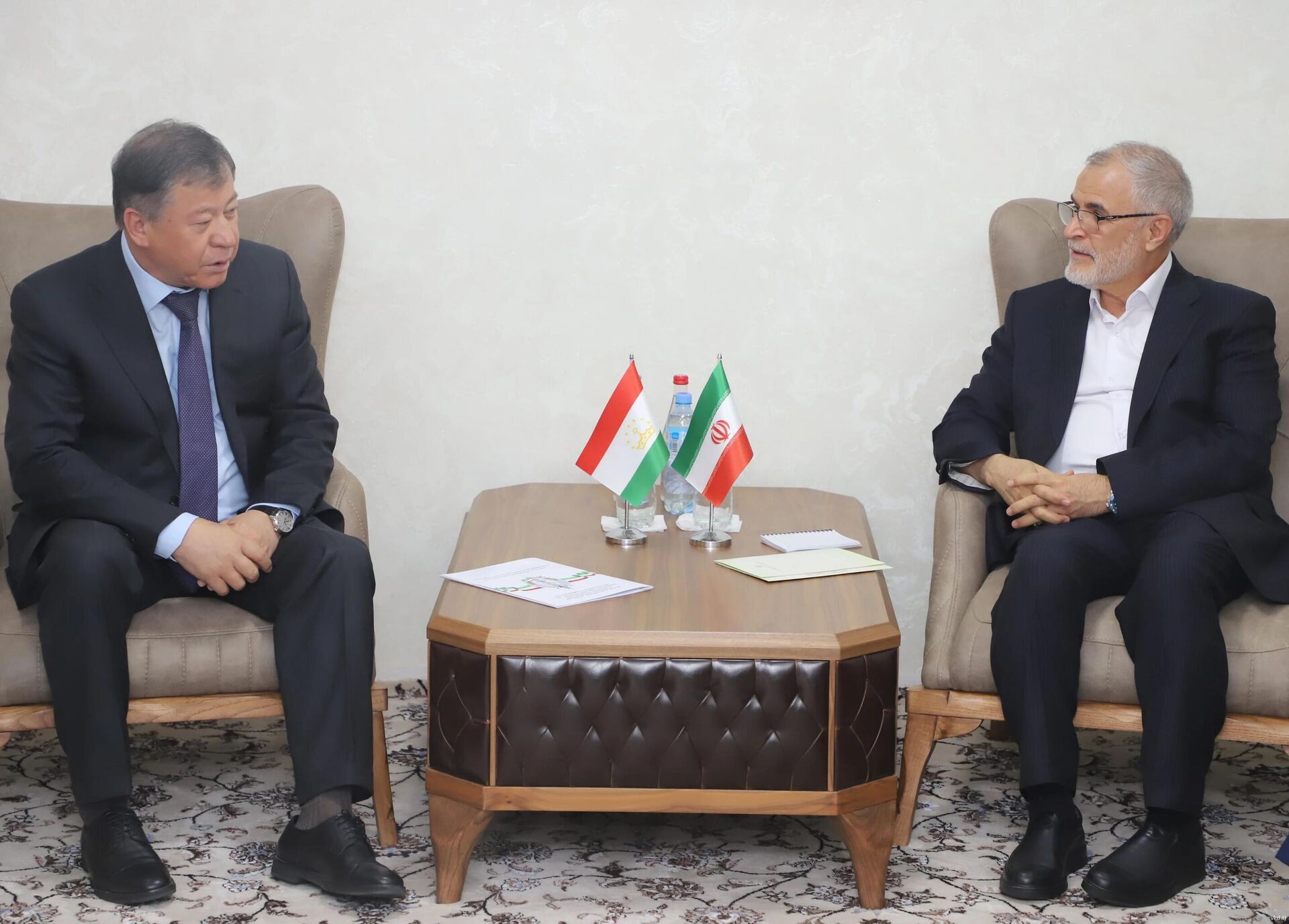 Встреча с заместителем министра безопасности и дисциплины МВД Ирана Алиакбаром Пурджамшедиёном - Sputnik Тоҷикистон, 1920, 20.05.2025