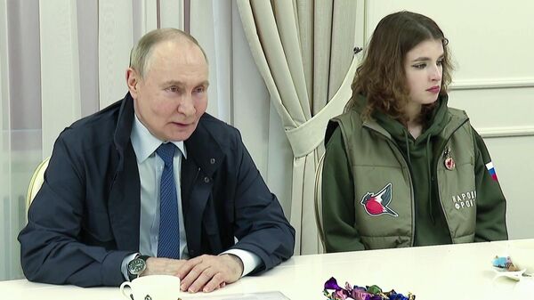 Президент Владимир Путин посетил Курскую область - Sputnik Таджикистан