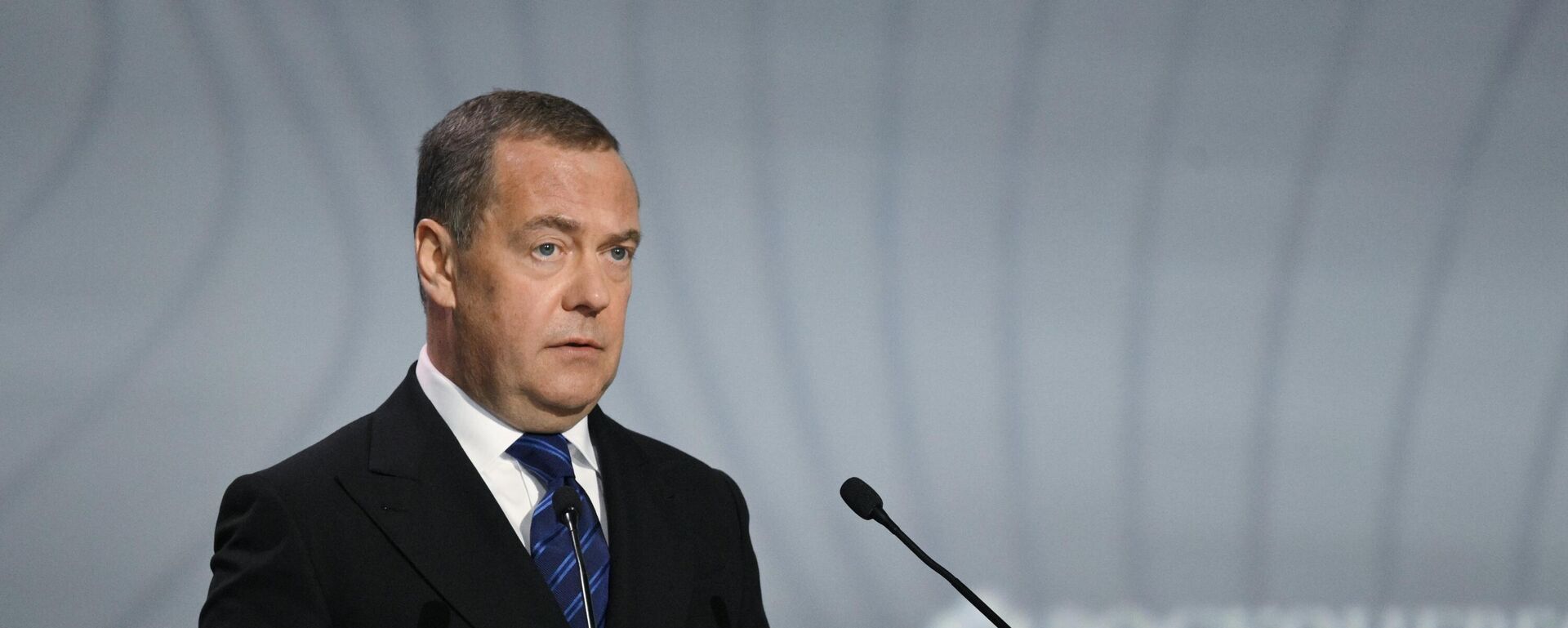 Заместитель председателя Совета Безопасности РФ Дмитрий Медведев. Архивное фото - Sputnik Тоҷикистон, 1920, 13.10.2025