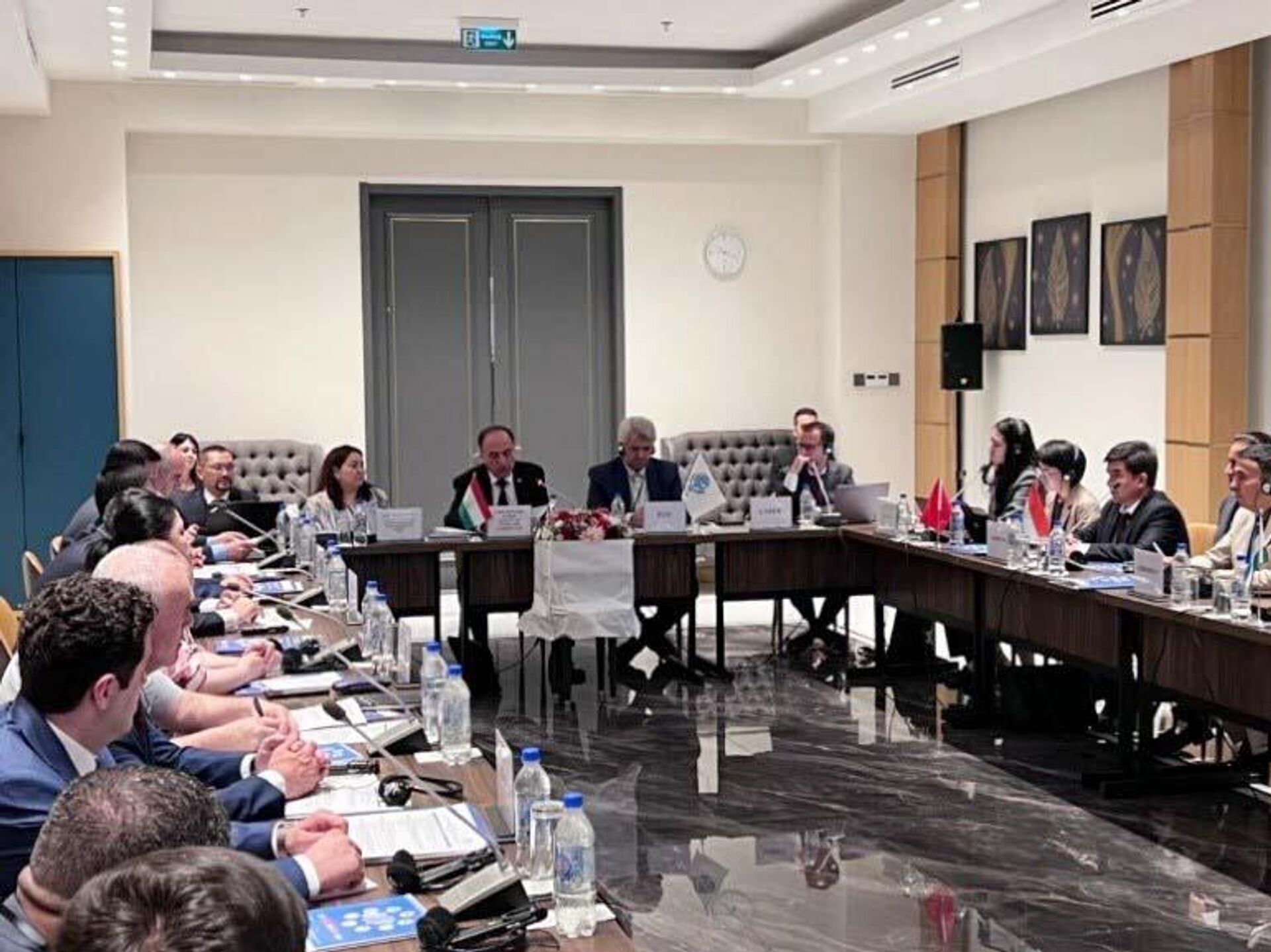 Второе консультативное заседание Рабочей группы высокого уровня по мультимодальному коридору Таджикистан – Узбекистан – Туркменистан – Иран – Турция (ТУЭТ) + Китай - Sputnik Тоҷикистон, 1920, 27.05.2025