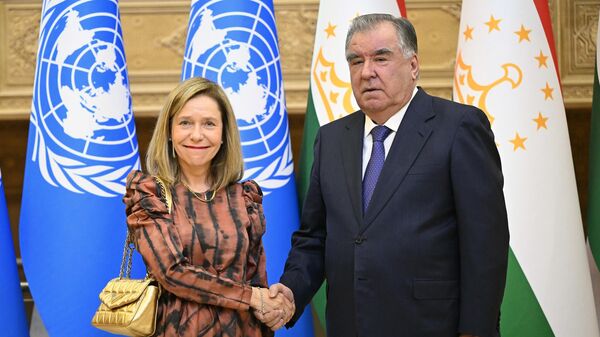 Встреча Эмомали Рахмона с Генеральным секретарем Всемирной метеорологической организации Селестой Сауло - Sputnik Тоҷикистон