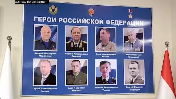 Дар мактаби русию тоҷикӣ дар Душанбе ба ифтихори сарбозон-муҳофизони Ватан синфхонаҳо кушода шуданд - Sputnik Тоҷикистон