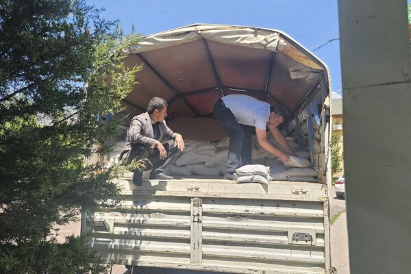 Помощь пострадавшим от землетрясения в Раште Помощь пострадавшим от землетрясения в Раште - Sputnik Таджикистан
