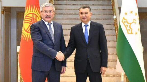Премьер-министр Таджикистана Кохир Расулзода встретился с главой кабмина Кыргызстан Адилбеком Касималиевым в Душанбе - Sputnik Таджикистан