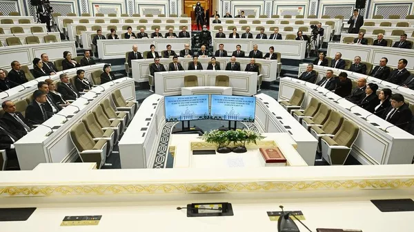 Дар парлумони Тоҷикистон се фраксия ва гурӯҳи депутатии беҳизбӣ таъсис дода шуд - Sputnik Тоҷикистон