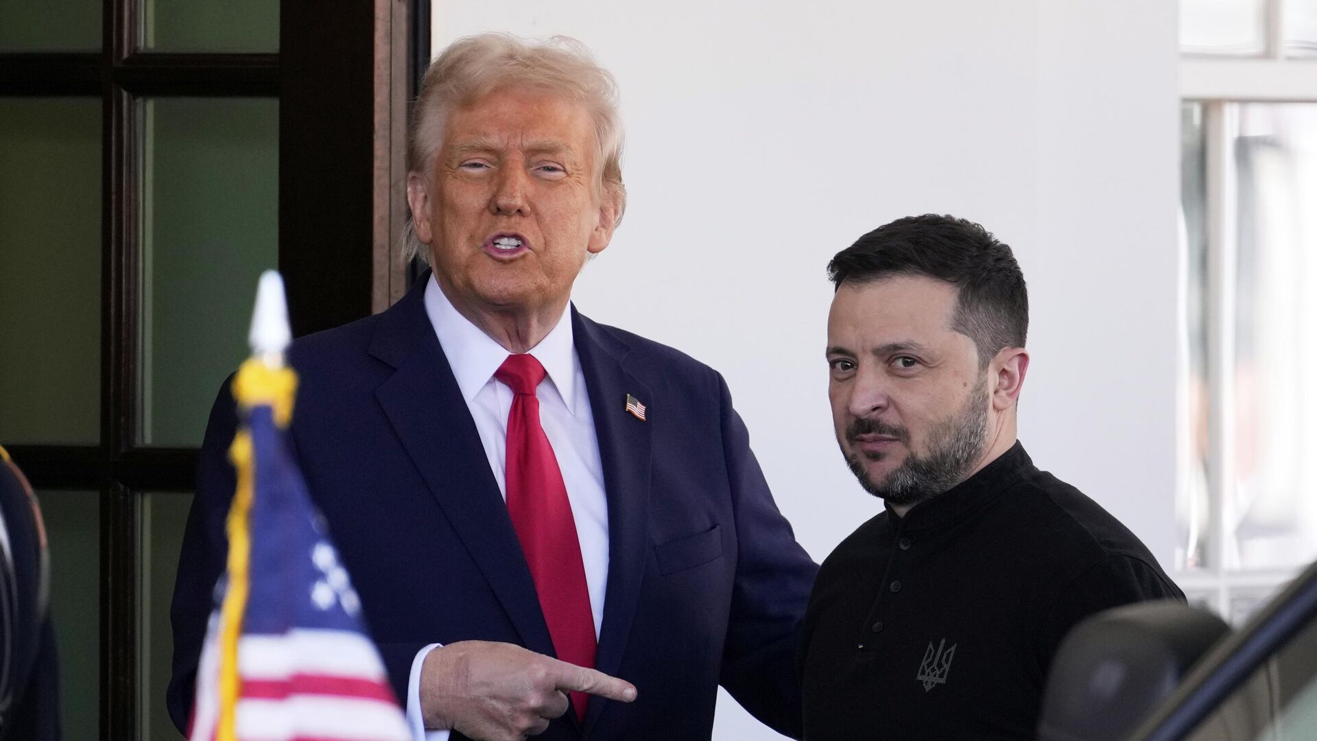 Дональд Трамп и Владимир Зеленский в Белом доме в Вашингтоне, пятница, 28 февраля 2025 года. - Sputnik Таджикистан, 1920, 07.06.2025