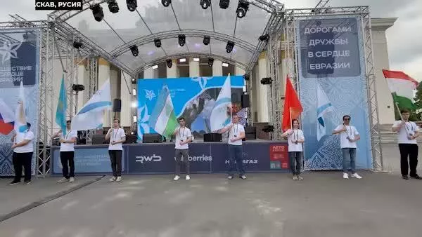 Аз Русия то Тоҷикистон: дар Маскав экспедитсияи Саёҳат ба қалби Авруосие оғоз ёфт, ки бо форуми байналмилалии иқтисодӣ дар Душанбе ба анҷом мерасад - Sputnik Тоҷикистон