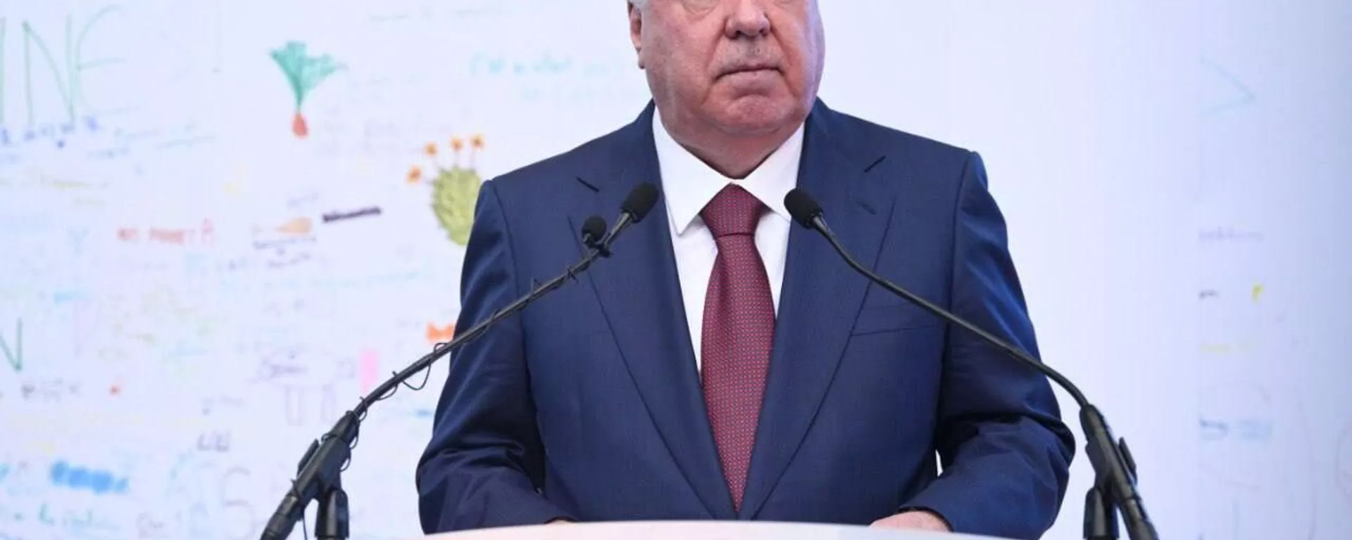 Эмомалӣ Раҳмон дар як чорабинӣ бахшида ба оғози Даҳсолаи байналмилалии амал оид ба илмҳои криосфера суханронӣ кард - Sputnik Тоҷикистон, 1920, 09.06.2025