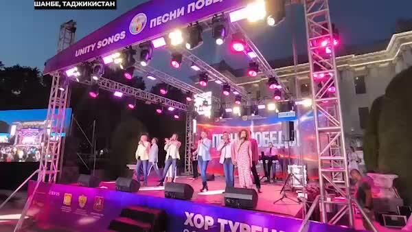 В Душанбе с аншлагом прошел концерт российских коллективов Хор Турецкого и Soprano - Sputnik Таджикистан