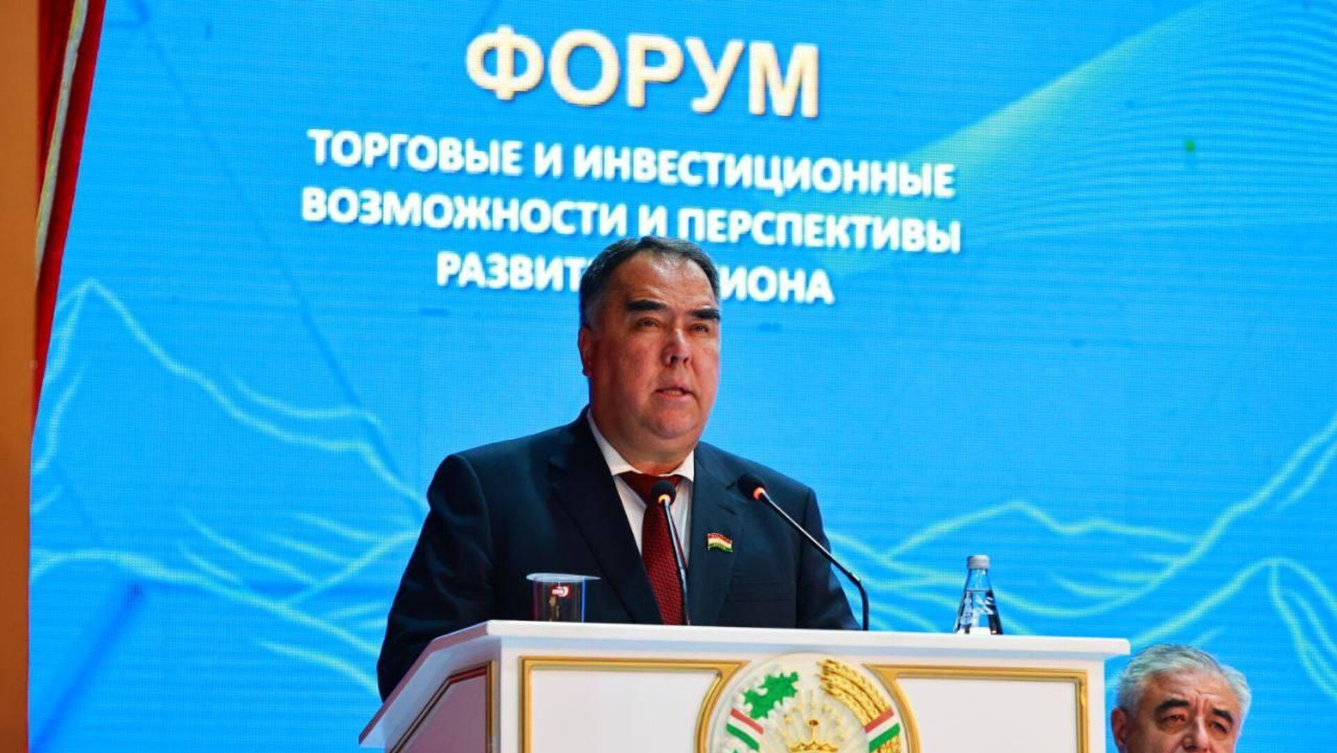 Глава Согдийской области Раджаб Ахмадзода Глава Согдийской области Раджаб Ахмадзода - Sputnik Таджикистан, 1920, 12.06.2025