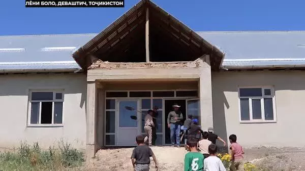 Дар Далёни Болои ноҳияи Деваштич беш аз 11 ҳазор нафар зиндагӣ мекунанд, аммо то ҳол мактаб надоранд - Sputnik Тоҷикистон