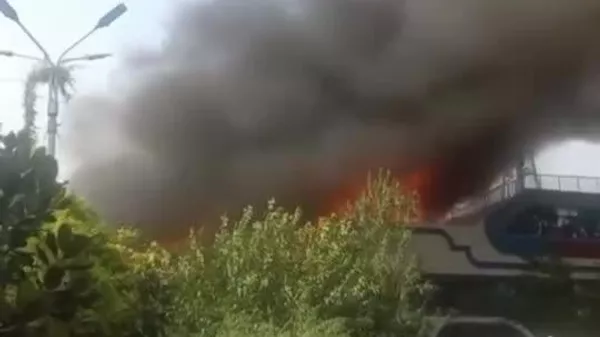 Дар як тарабхонаи Хуҷанд, ки дар соҳили Сир воқеъ аст сӯхтор ба амал омад - Sputnik Тоҷикистон