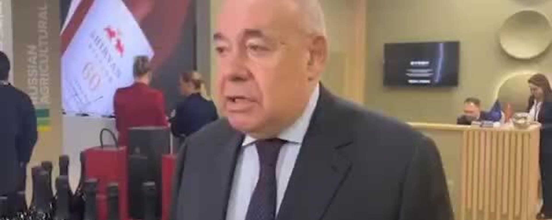 Маълумоти филмсозии русӣ дар кишварҳои Осиёи Марказӣ серталаб аст, гуфт Михаил Швидкой дар ҳошияи ФБИП - Sputnik Тоҷикистон, 1920, 19.06.2025