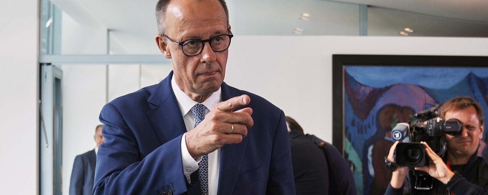 Канцлер Германии Фридрих Мерц на заседании кабинета министров в Берлине, Германия, в среду, 11 июня 2025 года. - Sputnik Тоҷикистон, 1920, 07.01.2026