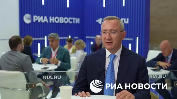 Волидони муҳоҷир бояд барои донистани забони русии фарзандонашон масъул бошанд - волии Калуга - Sputnik Тоҷикистон