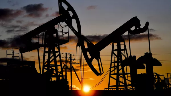 Добыча нефти - Sputnik Тоҷикистон