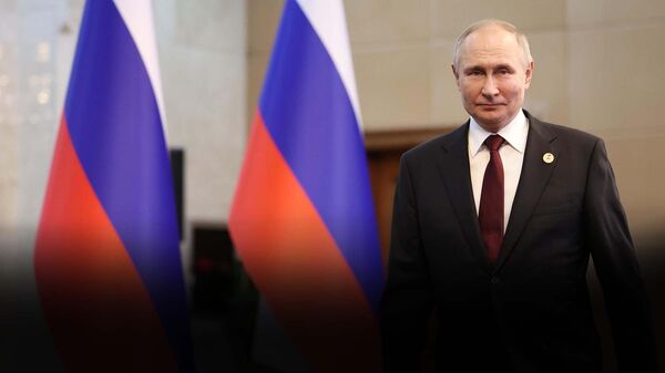Владимир Путин принимает участие в Евразийском экономическом форуме в Минске - Sputnik Таджикистан