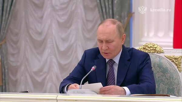 Путин барои рушди бештари минтақаҳои ҷадиди Русия дастур дод - Sputnik Тоҷикистон