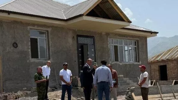 Низом Мирзозода аз рафти корҳои барқарорсозӣ дар Рашт ва Тоҷикобод шинос шуд - Sputnik Тоҷикистон
