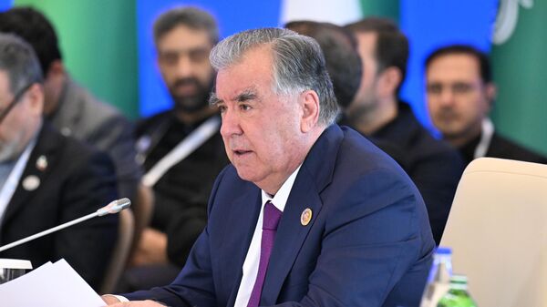Президент Таджикистана Эмомали Рахмон на саммите ОЭС - Sputnik Тоҷикистон