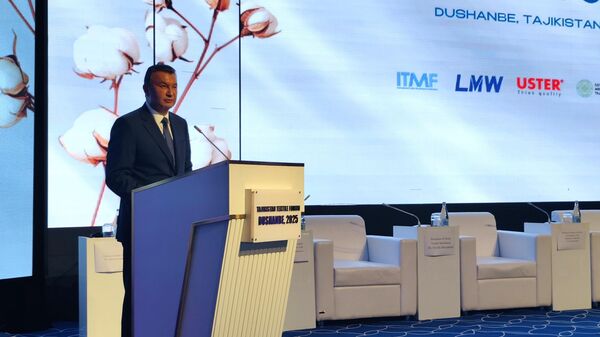 Сарвазир дар Форуми байналмилалии нассоҷӣ ва Намоишгоҳи таҷҳизот ва маҳсулоти нассоҷӣ  - Sputnik Тоҷикистон