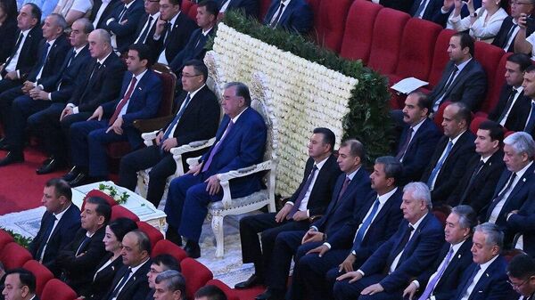 Консерти ҳунармандони тоҷику қирғиз таҳти унвони Дӯстии абадӣ дар Кохи Борбад сурат гирифт Консерти ҳунармандони тоҷику қирғиз таҳти унвони Дӯстии абадӣ дар Кохи Борбад сурат гирифт - Sputnik Тоҷикистон