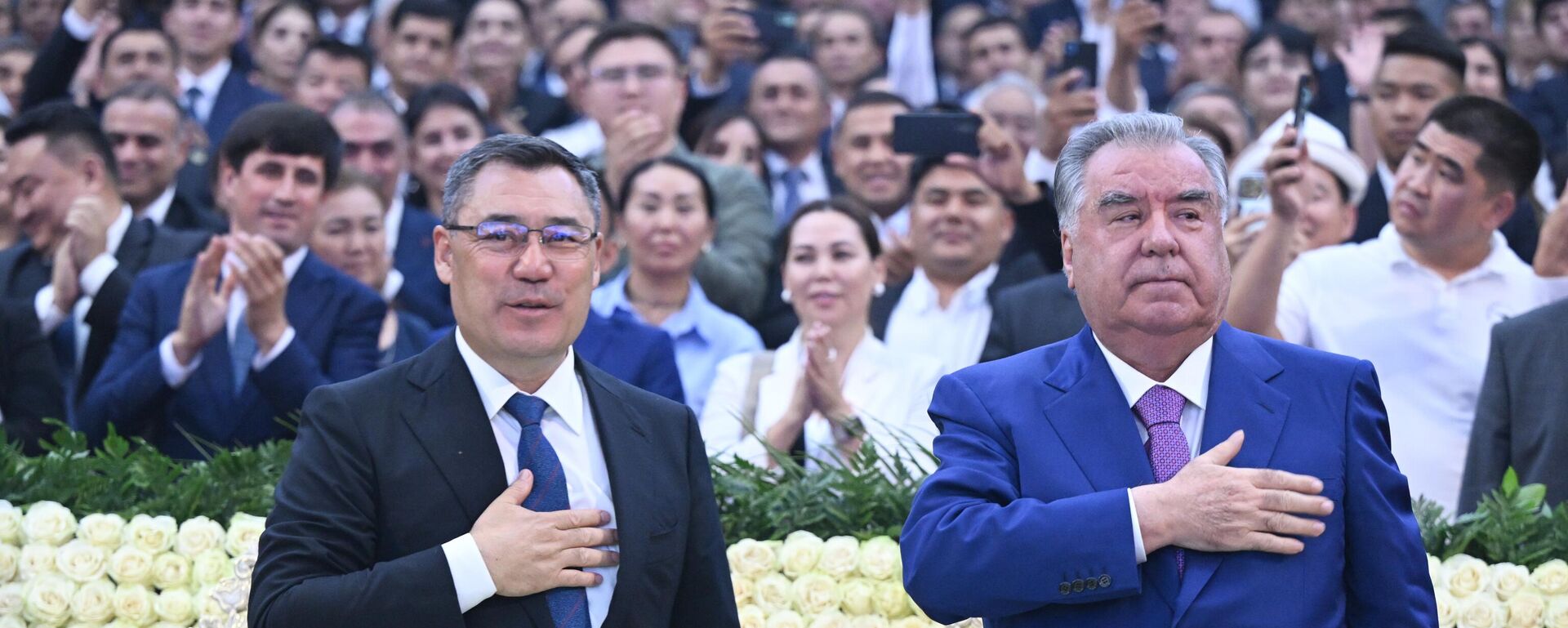 Иштироки сарони давлатҳои Тоҷикистон ва Қирғизистон дар консерти арбобони санъат бо номи “Дӯстии абадӣ” - Sputnik Тоҷикистон, 1920, 09.07.2025