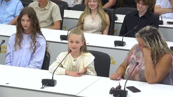 Ролик 7-летней белорусской девочки из Бреста победил в международном конкурсе Память поколений: история героя моей семьи, посвященного 80-летию Великой победы - Sputnik Таджикистан