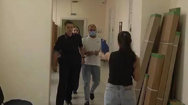 Дар Русия як афсари баландпояи пулис барои кумак ба муҳоҷирати ғайриқонунӣ боздошт шудааст - Sputnik Тоҷикистон