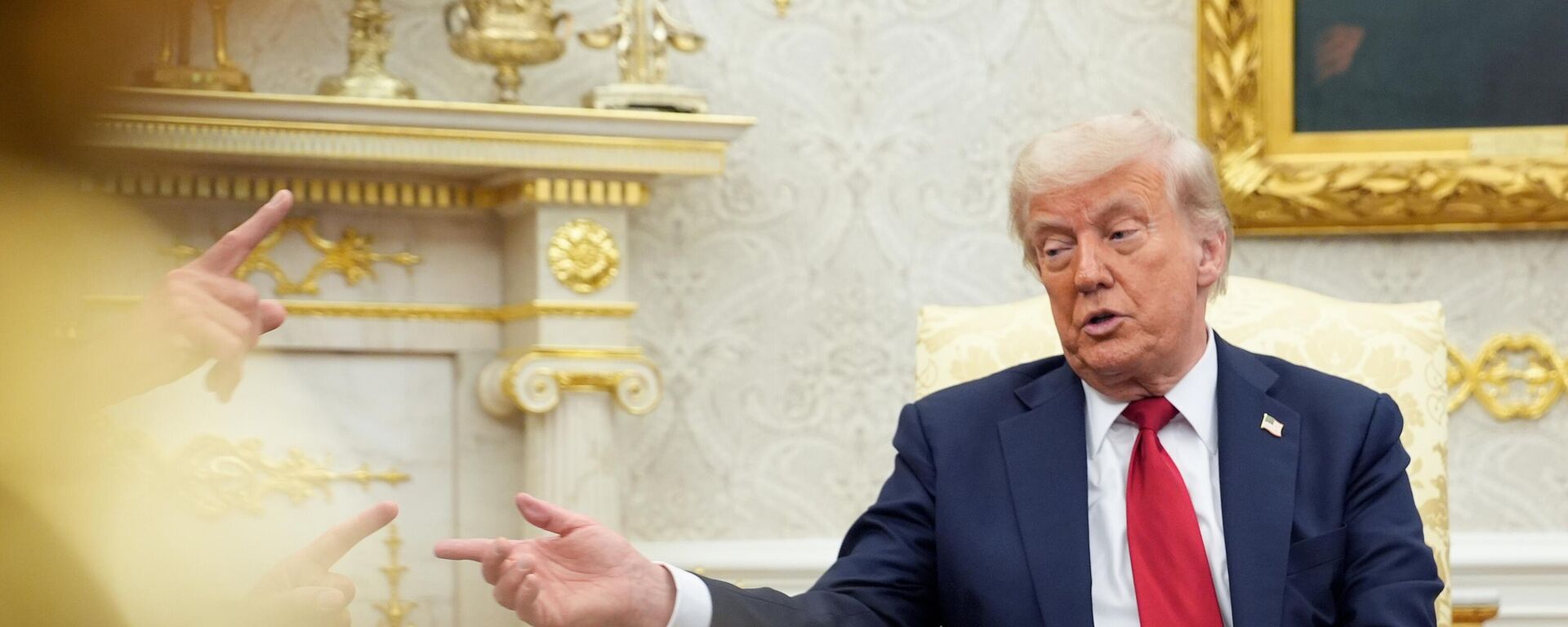 Президент США Дональд Трамп во время встречи в Вашингтоне с генеральным секретарем НАТО Марком Рютте - Sputnik Таджикистан, 1920, 17.07.2025