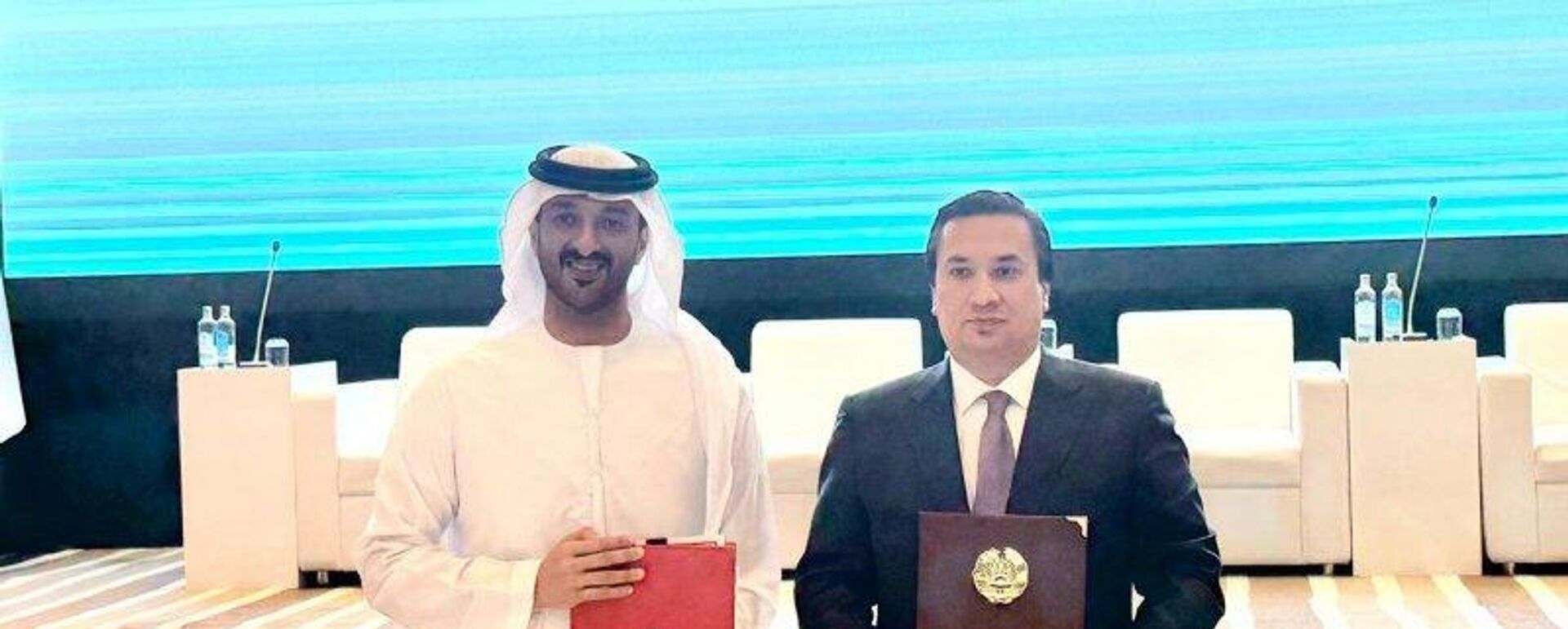 Таджикистан и ОАЭ будут сотрудничать в сфере авиасообщения - Sputnik Тоҷикистон, 1920, 17.07.2025