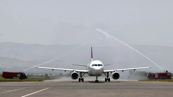 Ширкати ҳавопаймоии Узбекистон Centrum Air нахустин парвози худро дар масири Тошканд-Душанбе-Тошканд анҷом дод, хабар медиҳад Агентии авиатсияи гражданӣ - Sputnik Тоҷикистон