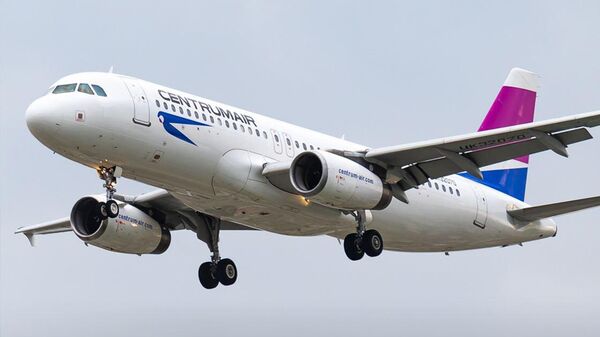 Самолет авиакомпании Centrum Air   - Sputnik Таджикистан
