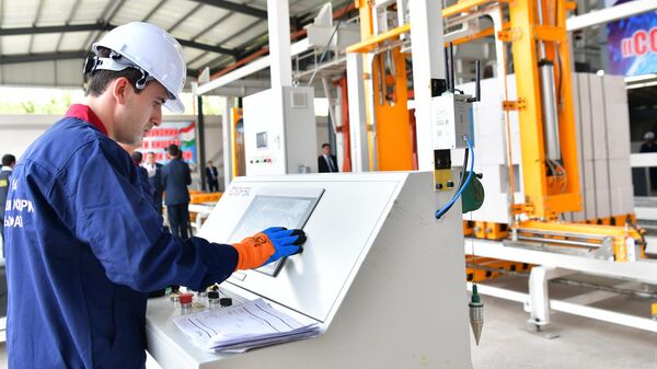 Завод Современный высококачественный кирпич в Бустоне - Sputnik Таджикистан