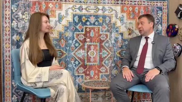 Минбари хуб барои баррасии дурнамо - муовини раиси Россотрудничество Павел Шевтсов Форуми иқтисодии Осиё Марказӣ -2025-ро, ки дар Душанбе ба поён расид, арзёбӣ кард - Sputnik Тоҷикистон