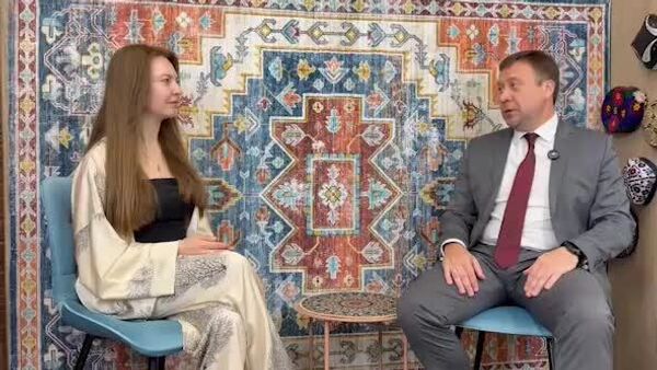 Хорошая площадка для обсуждения перспектив - так замглавы Россотрудничества Павел Шевцов оценил ЦМЭФ-2025, завершившийся в Душанбе - Sputnik Таджикистан