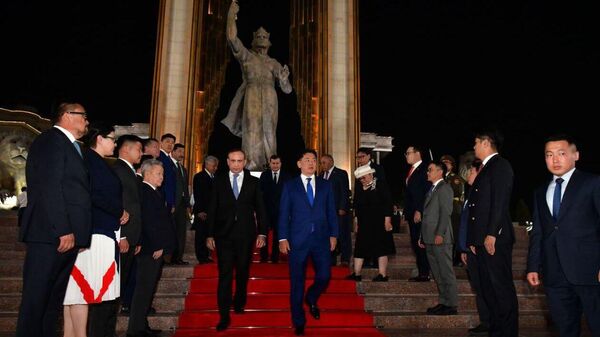 Президент Монголии Ухнаагийн Хурэлсух прибыл в Таджикистан с государственным визитом - Sputnik Таджикистан