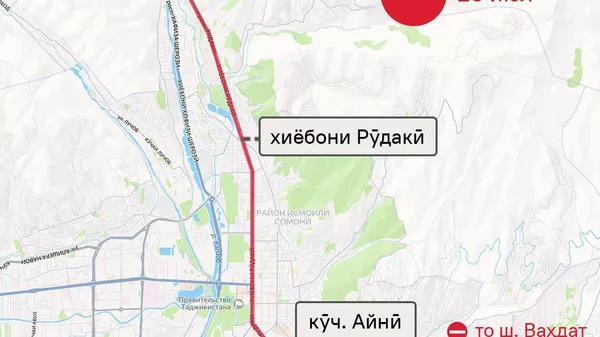 Рӯзи 25-уми июл ҳаракати нақлиёт тавассути хиёбони Рӯдакӣ, кӯчаи С - Sputnik Тоҷикистон