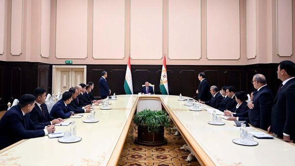 Президент Таджикистана Эмомали Рахмон провел совещание по кадровым вопросам  - Sputnik Тоҷикистон