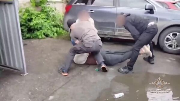Дар Череповетс муттаҳам дар интиқоли маълумоти шахсии 27 ҳазор шаҳрванди Русия ба қаллобони украинӣ боздошт шудааст - Sputnik Тоҷикистон
