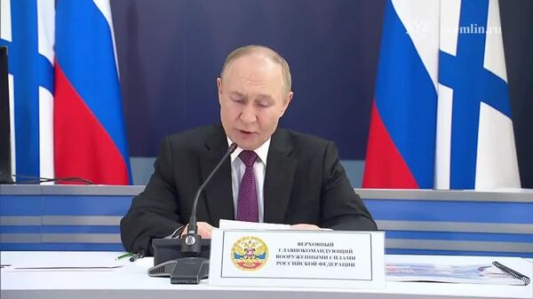 Путин ширкаткунандагони машқҳои Нерӯҳои дарёии Русияро бо Рӯзи Флоти баҳрӣ табрик гуфт - Sputnik Тоҷикистон