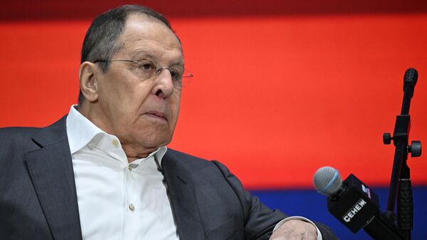 Министр иностранных дел РФ Сергей Лавров выступает на Всероссийском молодежном образовательном форуме Территория смыслов - Sputnik Тоҷикистон