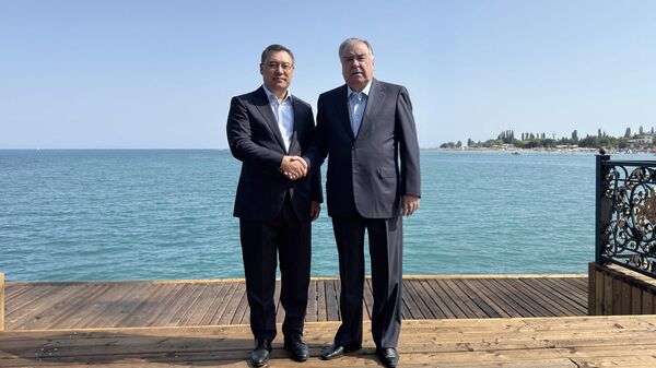 Рабочая встреча президента Республики Таджикистан Эмомали Рахмона с Президентом Кыргызской Республики Садыром Жапаровым. - Sputnik Таджикистан