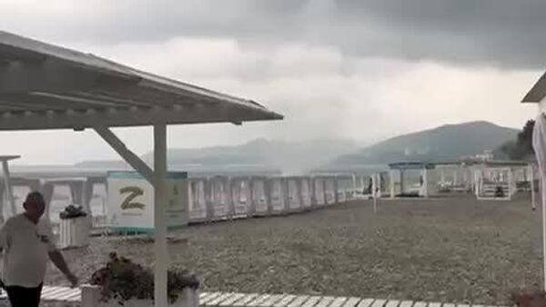 Мощный смерч пронесся по побережью в селе Агой в Туапсинском районе - Sputnik Таджикистан