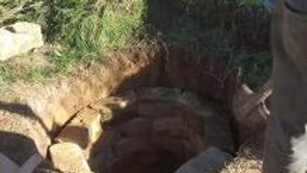 Фоҷеа дар Ваҳдат: ду нафар ҳангоми кандани чоҳи об зери хок монданд - Sputnik Тоҷикистон